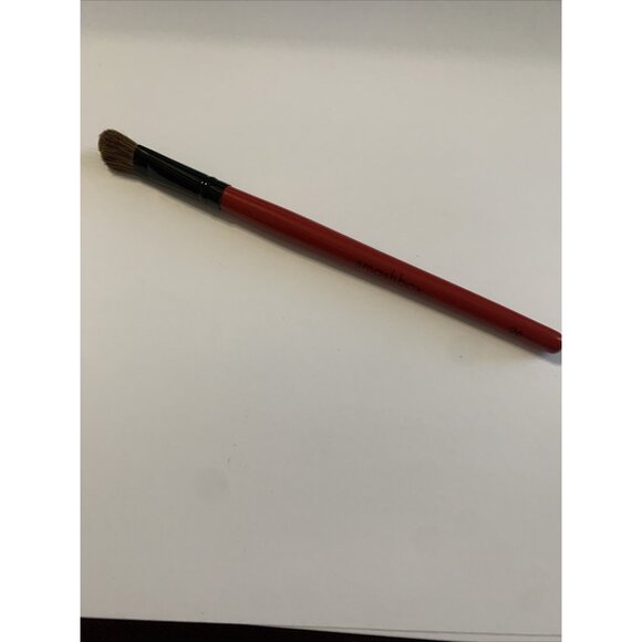 SMASHBOX CAMERA READY SHADOW INTENSIFIER BRUSH New not in box #26 - Picture 1 of 6